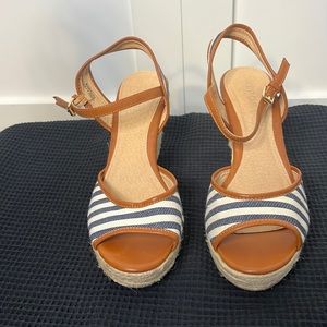 Report “Duchess” wedges. Size 9.5